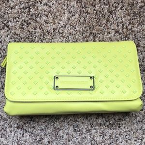 Victoria Secret Pouch !